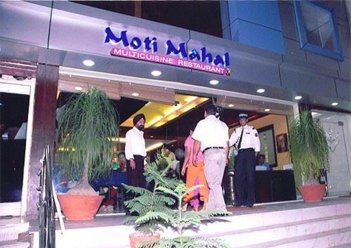 Moti Mahal Hotel And Restaurant 德拉敦 外观 照片